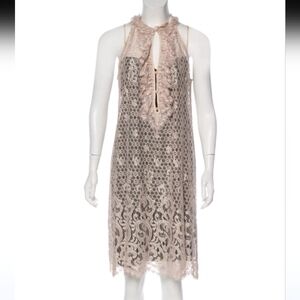 Diane von Furstenberg olvida lace dress.